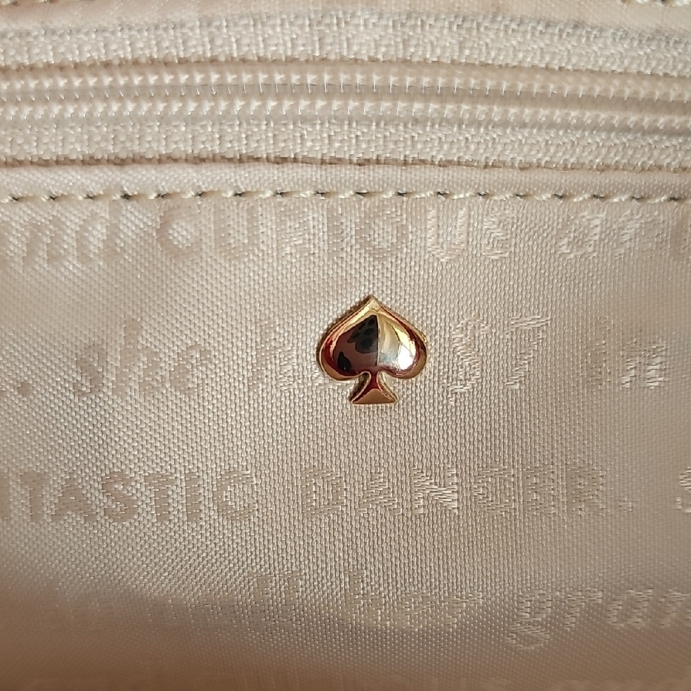 Kate Spade NWOT Fanfare Brette Scarlet Liquid Patent 2-Way Bag  Storybook Lining - Picture 13 of 13